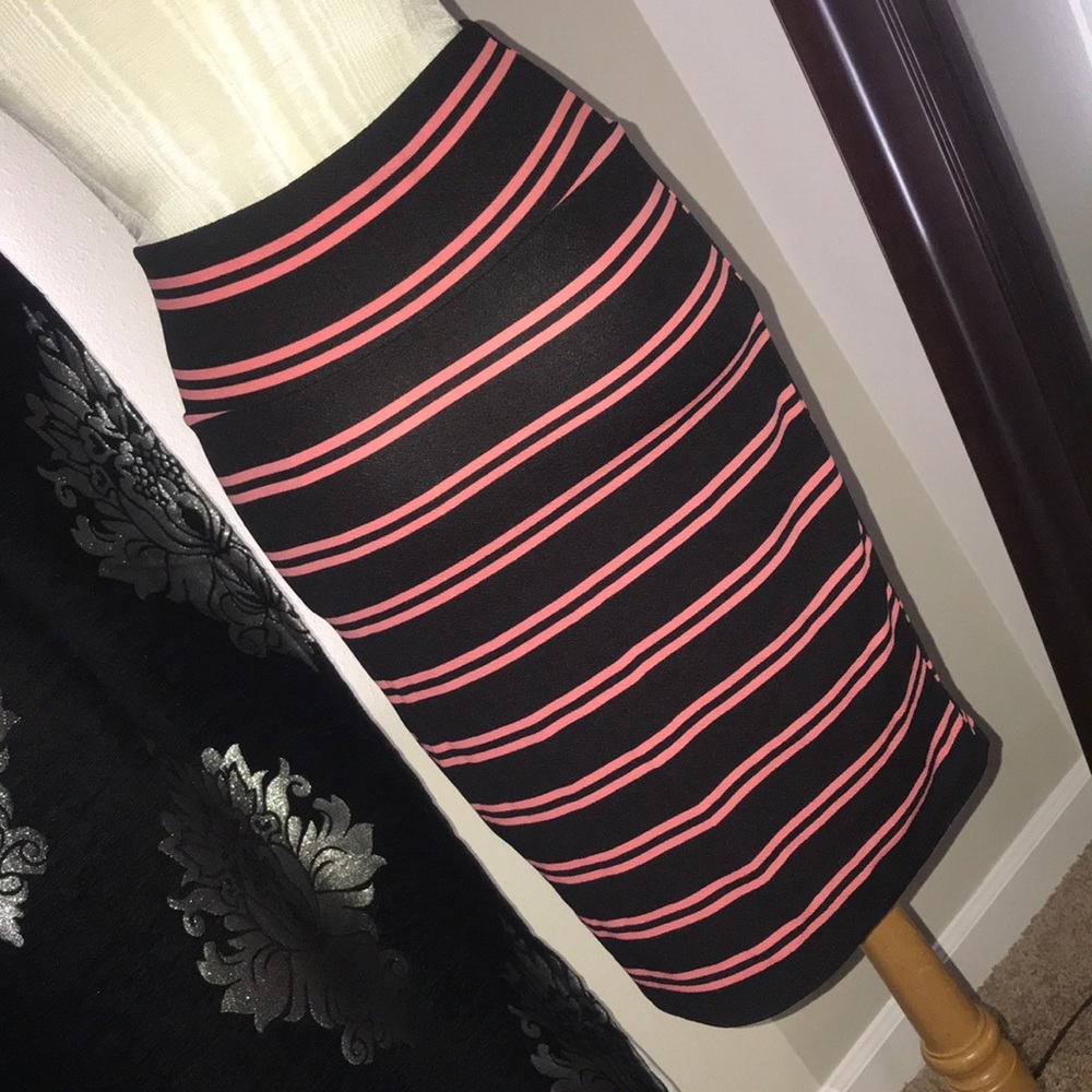Lularoe Skirt - Picture 2 of 4